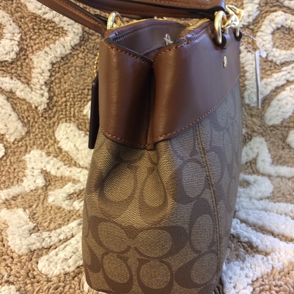 NWT COACH MINI BROOKE CARRYALL - Picture 4 of 6